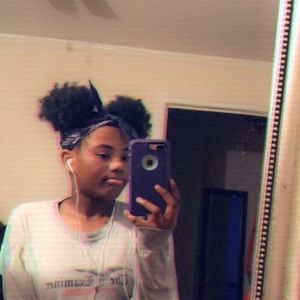 Meet your Posher, Evette